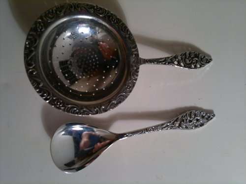 Vintage "Eetrite-Holland" Boxed Tea Sieve & Sugar Spoon with instructions.In good used condition.