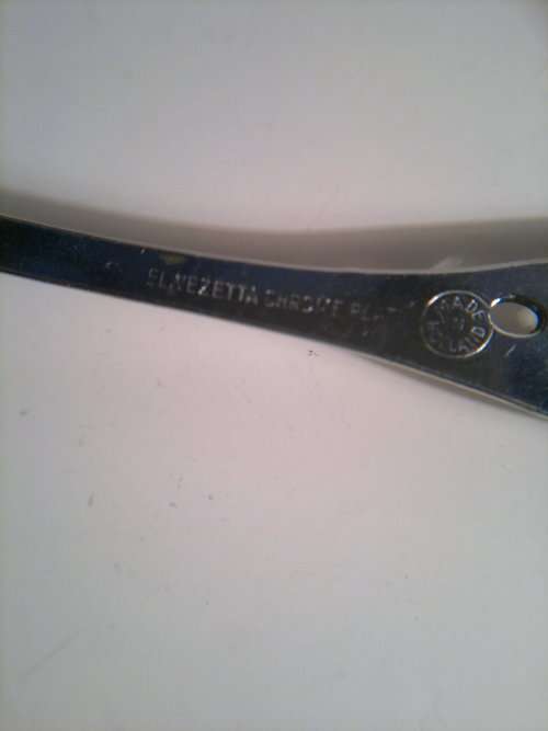 Vintage "Eetrite-Holland" Boxed Tea Sieve & Sugar Spoon with instructions.In good used condition.