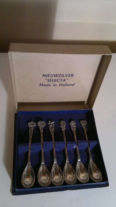 1950's Holland " Selecta " Nieuwzilver Wedding Present. 6 Flower's of the Month Spoon's. Boxed