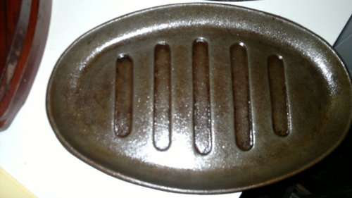 Vintage. 6 Cast Iron on wooden bases Stake Plates. Ideal for the family braai. Sold as used s/hand.