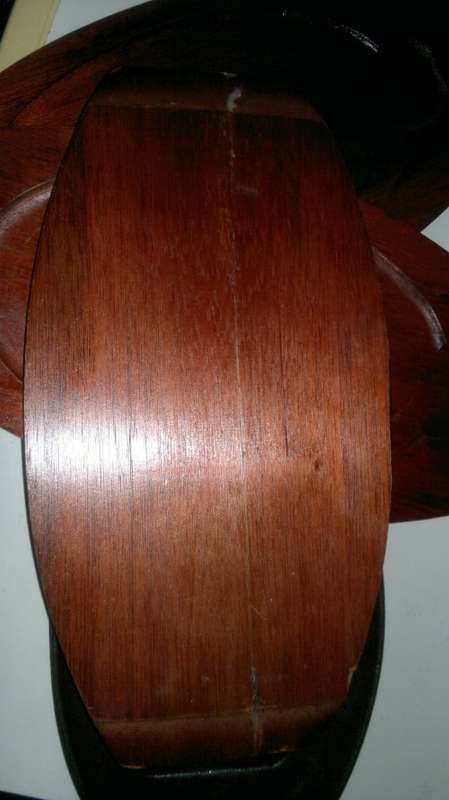 Vintage. 6 Cast Iron on wooden bases Stake Plates. Ideal for the family braai. Sold as used s/hand.