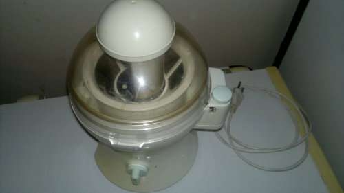 A Old but clean "Kenwood" Shredder/Juicer. Working 100%. Ideal for the kitchen. Sold as second hand.