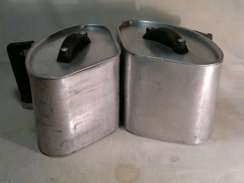Oldies but still strong 2 X Triangular Hart 1/3 Cooking Pots.Ideal for the older Kitchen to display.