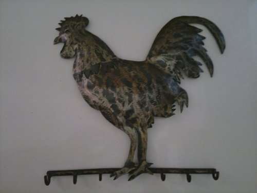 A Large metal "ROOSTER" Towel Rack. Impressive and beveled. Ideal for the Kitchen. Size: 28 x 30cm.