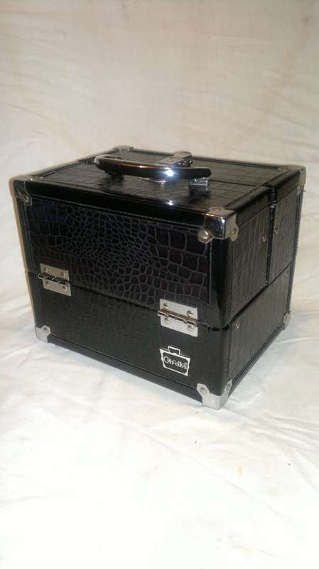 Two old vintage Jewelry Box`s with odd jewelry pieces.In fair to good condition, Sold as used s/hand