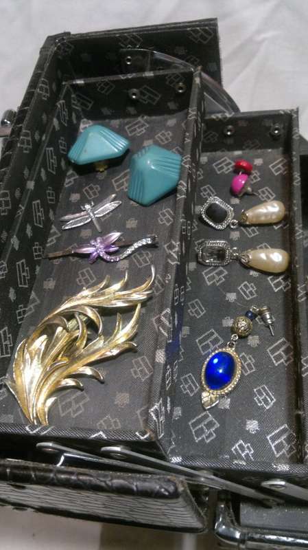 Two old vintage Jewelry Box`s with odd jewelry pieces.In fair to good condition, Sold as used s/hand