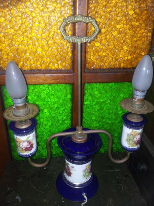 1940 Gold gilded Italian Florentine Blue Porcelain Double Table Top Lamp, Hand painted Brass handle.