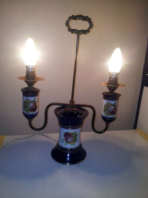 1940 Gold gilded Italian Florentine Blue Porcelain Double Table Top Lamp, Hand painted Brass handle.