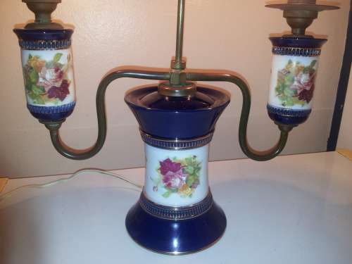 1940 Gold gilded Italian Florentine Blue Porcelain Double Table Top Lamp, Hand painted Brass handle.