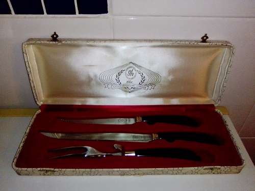 A Beautiful Set `Canada` Carving Set `Glo-Hill Cutlery Co Ltd` The Connoisseurs Choice. Wedding gift