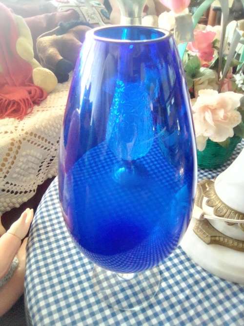Wow a very Large Heavy Cobalt Blue balloon shape 34cm Tall. Thick glass Vase ideal to display.