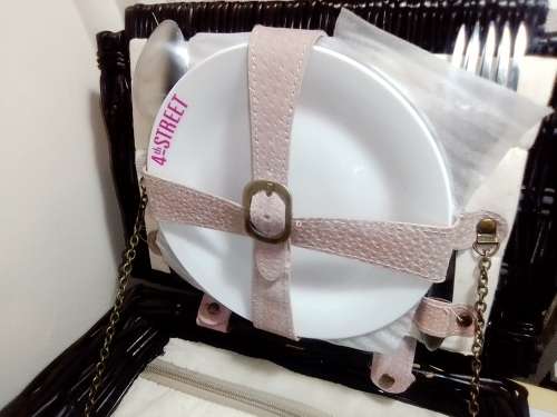 Awesome. Exclusively made for 4th Street this wicker picnic basket for that special Pick-Nick.