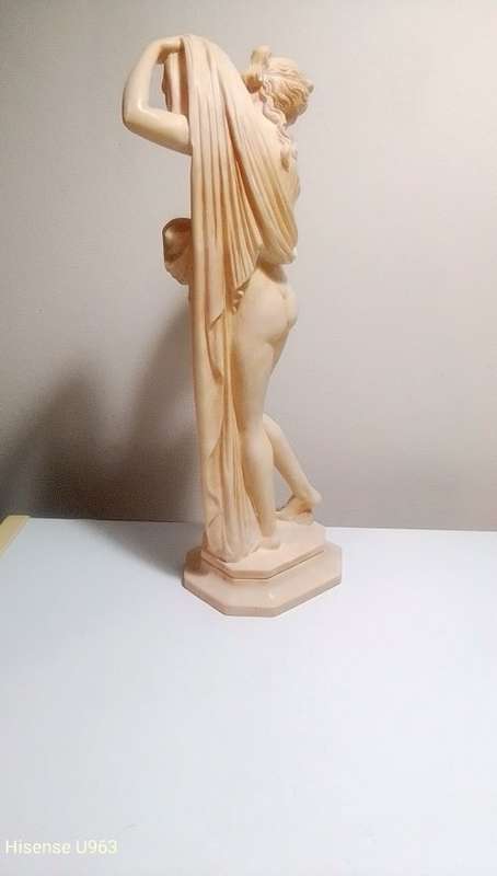 A  very Stunning Example of A Santini Aphrodite Greek nude Lady statue. 400mm Tall