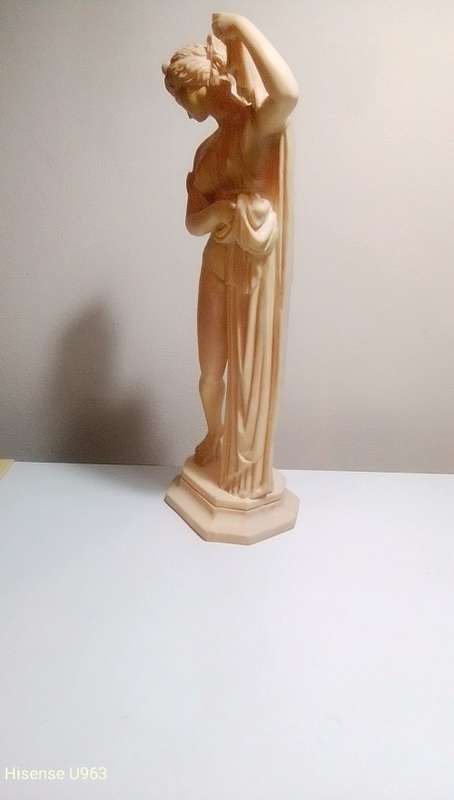 A  very Stunning Example of A Santini Aphrodite Greek nude Lady statue. 400mm Tall