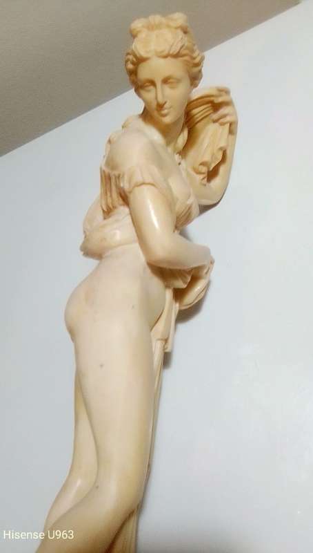 A  very Stunning Example of A Santini Aphrodite Greek nude Lady statue. 400mm Tall