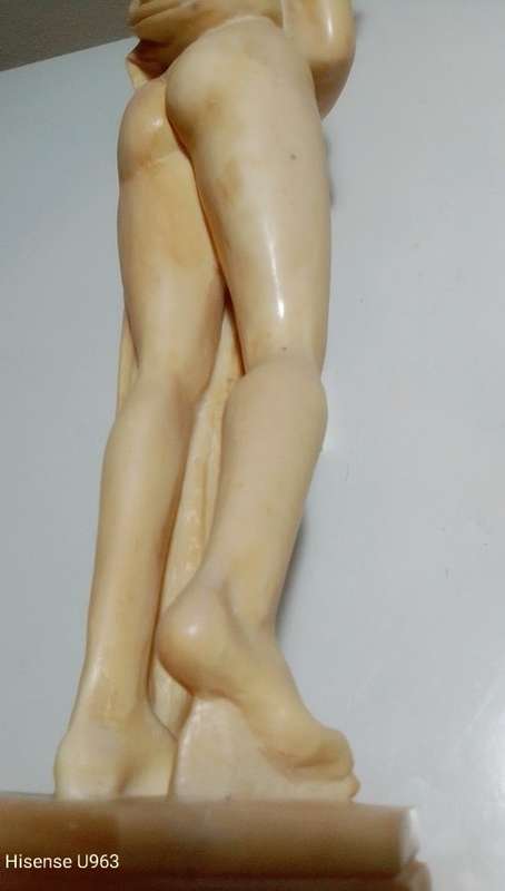 A  very Stunning Example of A Santini Aphrodite Greek nude Lady statue. 400mm Tall