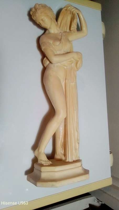 A  very Stunning Example of A Santini Aphrodite Greek nude Lady statue. 400mm Tall