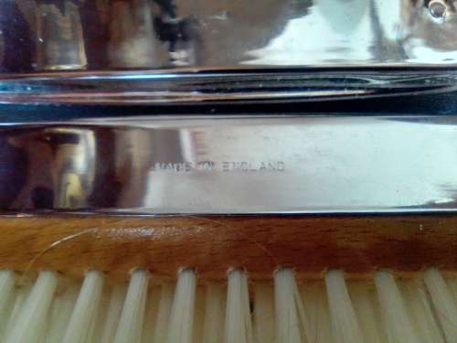 Gillette slim twist No S1 year 1972 England Butterfly razor plus Gentleman`s traveling grooming set.