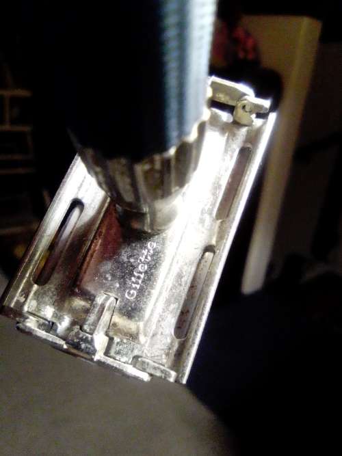 Gillette slim twist No S1 year 1972 England Butterfly razor plus Gentleman`s traveling grooming set.