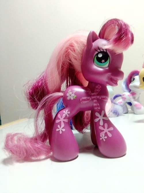 5 Turning Heads x My Little Pony`s 3 x Hasbro - Sweetie Belle and Cheerile
