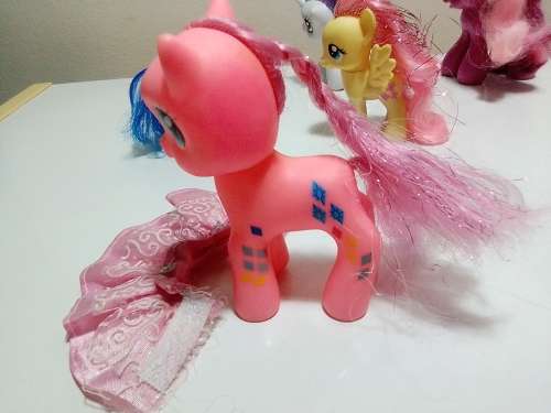 5 Turning Heads x My Little Pony`s 3 x Hasbro - Sweetie Belle and Cheerile