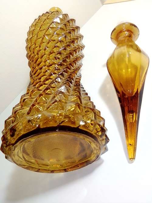 Vintage large very rare & scarce Amber Genie Bottle with Dimond patron. Glass Stopper in good order