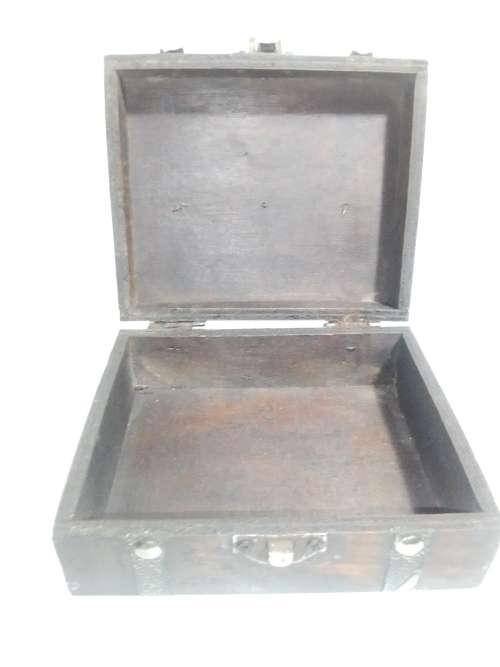 A Vintage 1980`s Jewels Premium Sumatra 28 Cigars No7 box SWISSMADE & 2 Jewlery/trinket empty boxes