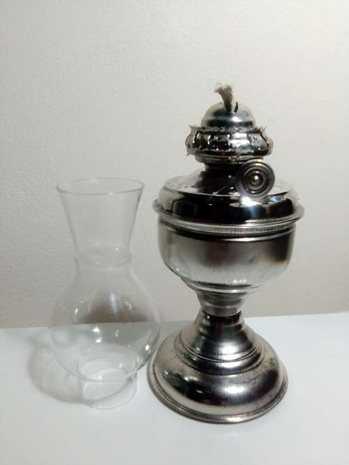 A collectors Item. A Praphbat 999 Delux small Kerosene oil lamp. 230mm Tall.