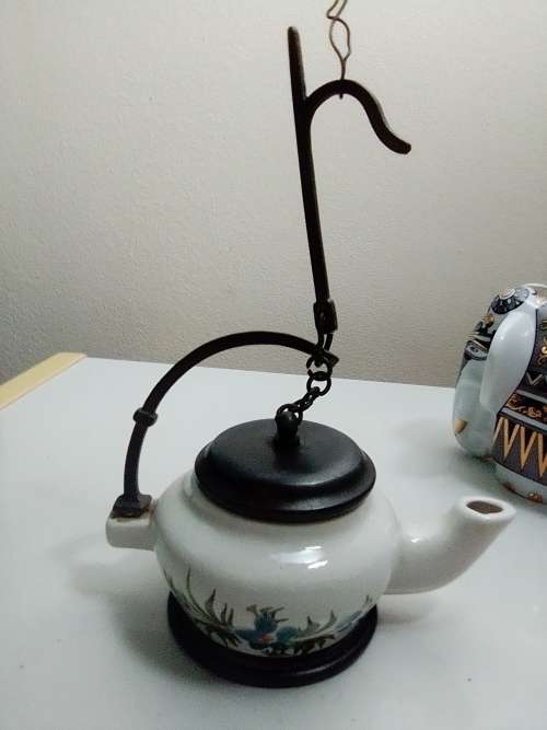 Porcelain/Pewter Kettle/Oil lamp. A True Shi Lankin Memento Elephant 1 sealed pack. The Art of Tea.