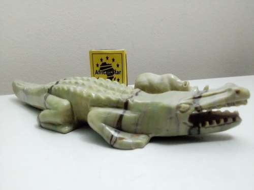 Awesome detailed set of Crocodile and Rino in green and in solid Onyx stone. 4 figurine`s.