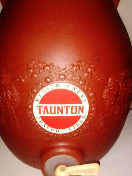 Large Keg.The story starts in 1805 when a group of Somerset farmers founded The Taunton Cider Co. UK