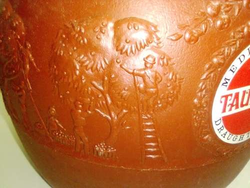 Large Keg.The story starts in 1805 when a group of Somerset farmers founded The Taunton Cider Co. UK