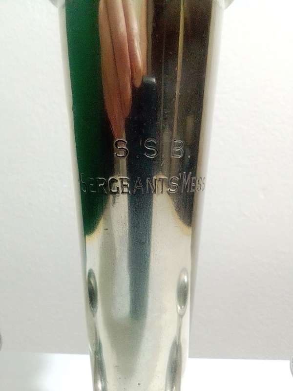 WoW "Sargeant`s Mess" Army Specimen Vase Jubilee Silver Plate E.P.N.S. A1. plus 2 Candle holder