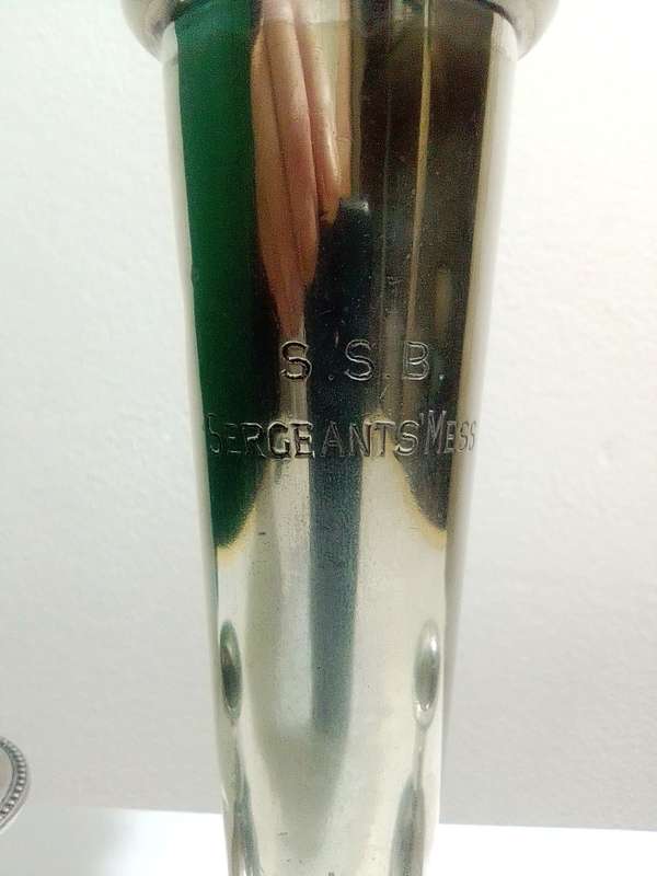WoW "Sargeant`s Mess" Army Specimen Vase Jubilee Silver Plate E.P.N.S. A1. plus 2 Candle holder
