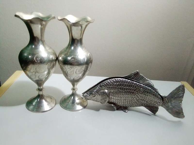 A {$250} 1960 `Modello Depositato` Fish Servette Holder made in ITALY + 2 x Indian S/Plate Vase`s