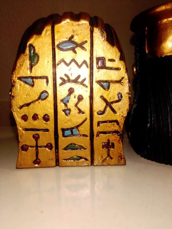 Vintage 4 Egyptian busts of Pharoah Tutankhamun and Queen Nefertiti Bust Sculptures