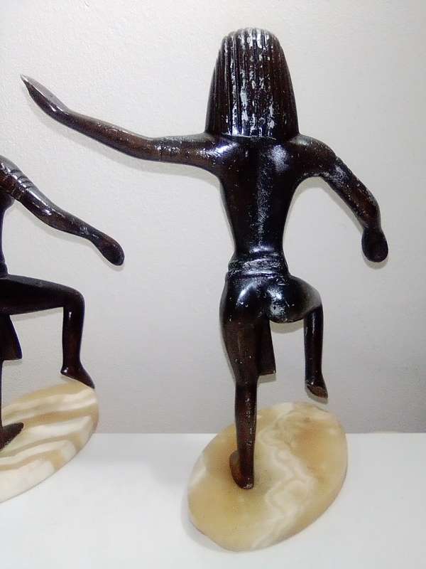 Collector Cleopatras metal vintage statue draped STRIPED HEADCLOTH OR NEMES WHICH WAS WORN BY RULERS