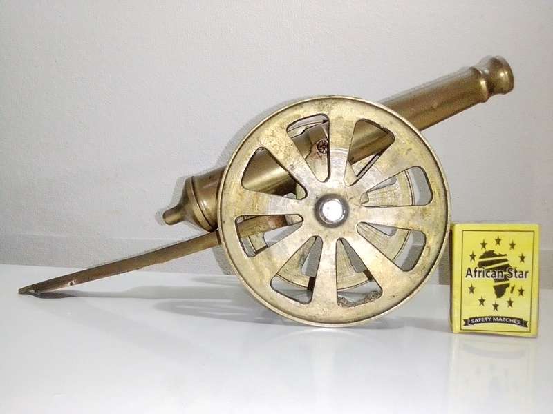 A Impressive Very Heavy Solid Brass Canon` Made by `LEONARD` Size : 30cm long x 8cm wide.