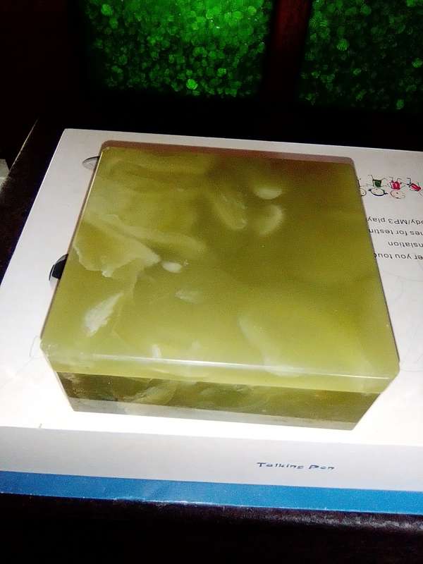 A Vintage heavy solid Onyx green Marble jewelry box hinged lid.