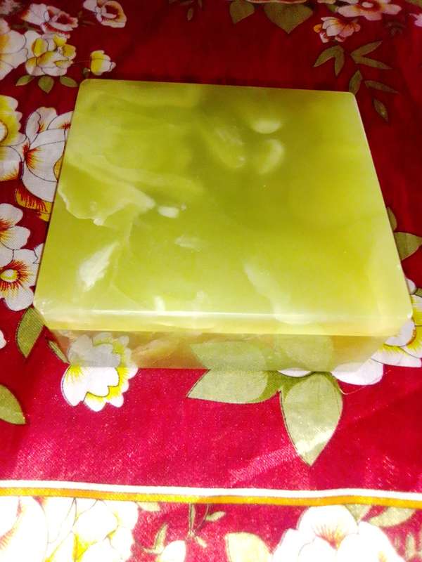 A Vintage heavy solid Onyx green Marble jewelry box hinged lid.