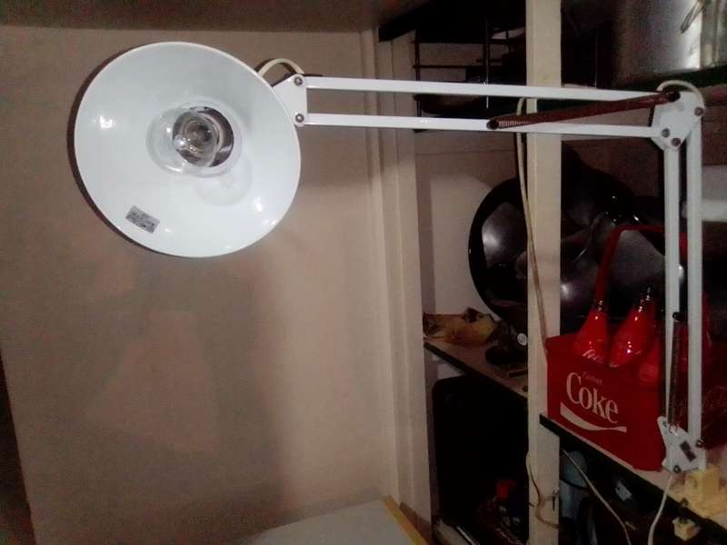 Extendable office/study swing arm lamp including clamp. Extends 800mm down to 400mm.