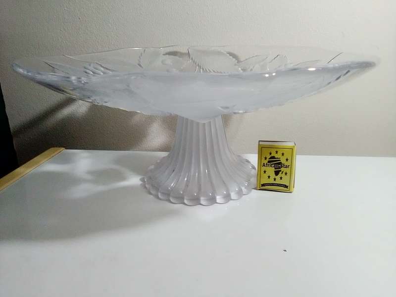 Beautiful frosted glass Footed Fruit/server/bowl Japan ` Soga `grape, strawberry, blackberry motifs.