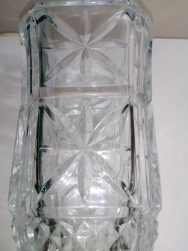 A Vintage stamped `Italy` stunning crystal glass cut vase. No chips or cracks.