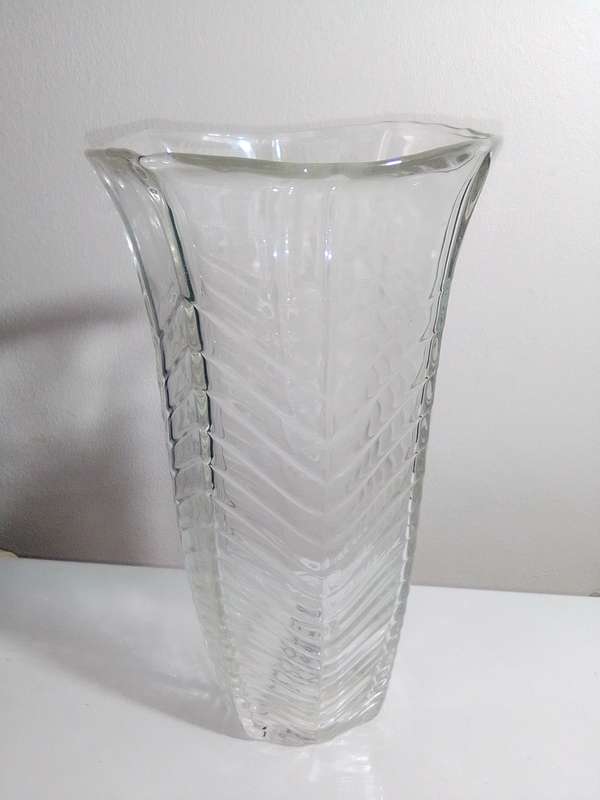 A Stunning Vintage glass herring bone ribbed vase 250mm tall and no chip`s or cracks.