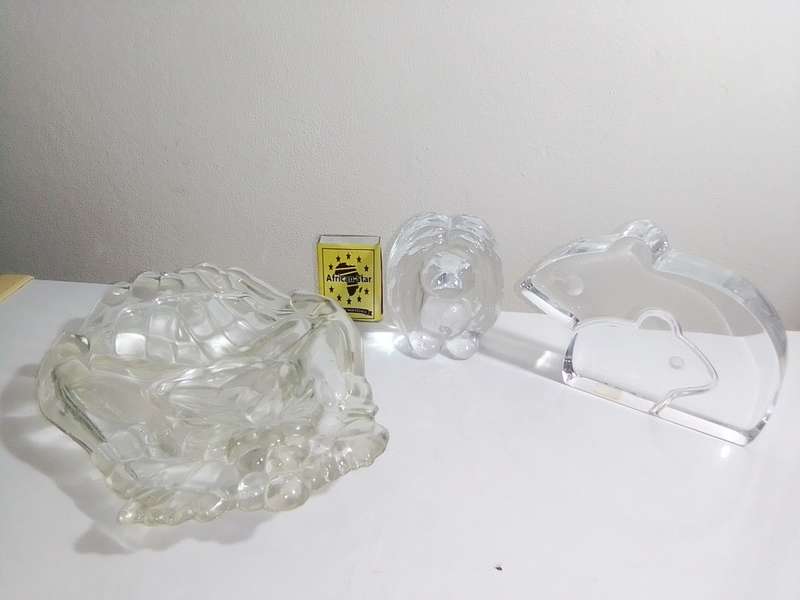 2 glass paperweights and a trinket dish, SASAKI lead Crystal, Swedish Bergdala, Cupped swirl hands.