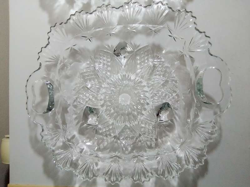 A Beautiful 1980 Indonesia `Pasari` cut glass 2 handled fruit serving dish. No Chips or Cracks.