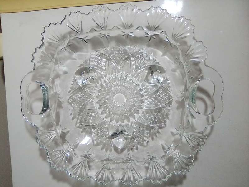 A Beautiful 1980 Indonesia `Pasari` cut glass 2 handled fruit serving dish. No Chips or Cracks.