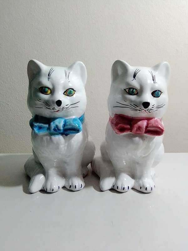 Pair of Cats by "Falarte" - Ideal Gift or to display.