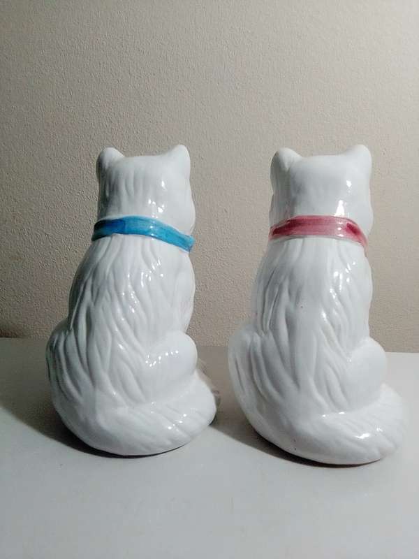 Pair of Cats by "Falarte" - Ideal Gift or to display.