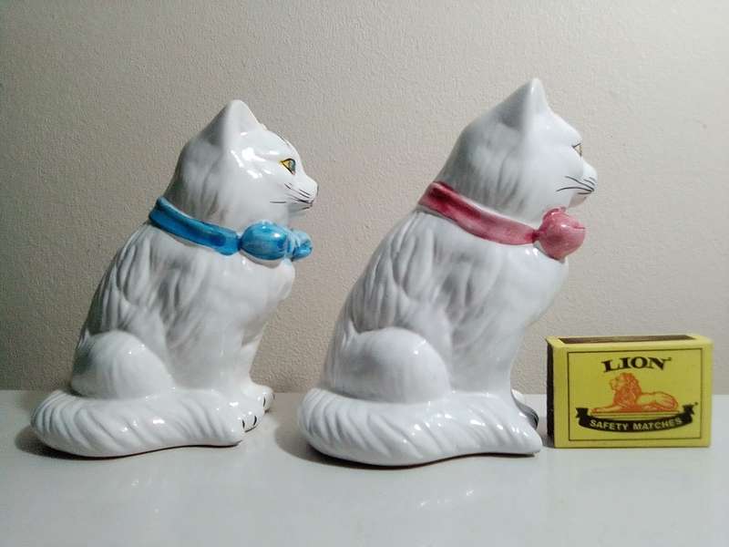 Pair of Cats by "Falarte" - Ideal Gift or to display.
